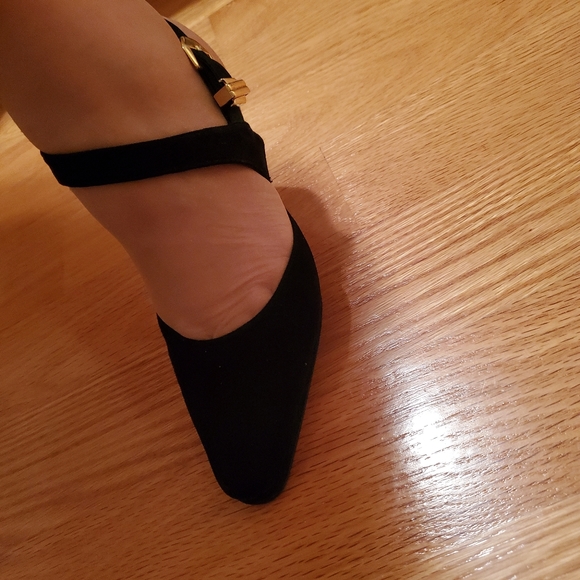 Black suede pumps - Picture 4 of 5